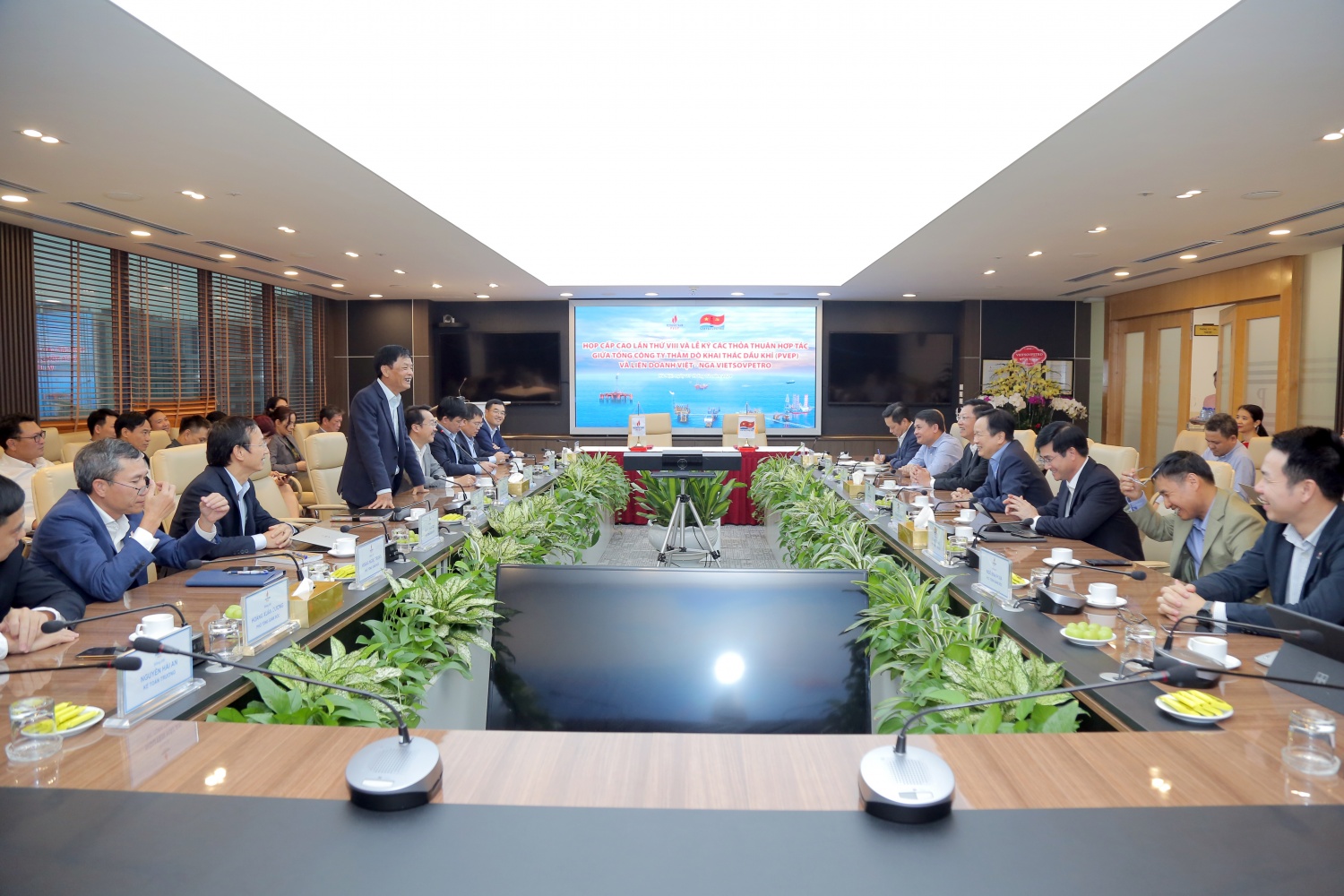 PVEP và Vietsovpetro tăng cường hợp tác trong lĩnh vực E&P PVEP và Vietsovpetro tăng cường hợp tác trong lĩnh vực E&P