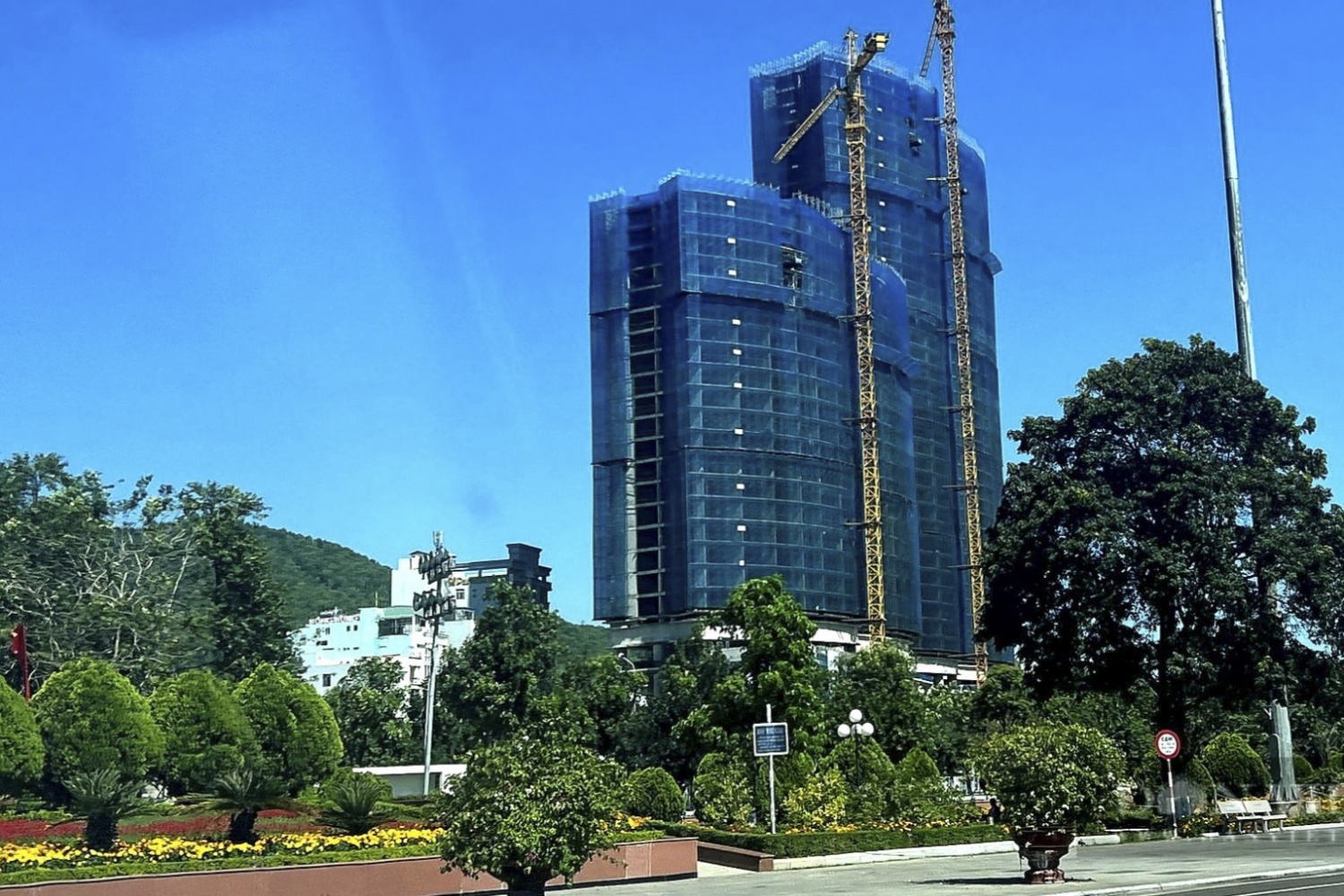 Tin bất động sản ngày 23/2: Chủ đầu tư dự án Tower Quy Nhơn bị xử phạt 500 triệu đồng Tin bất động sản ngày 23/2: Chủ đầu tư dự án Tower Quy Nhơn bị xử phạt 500 triệu đồng