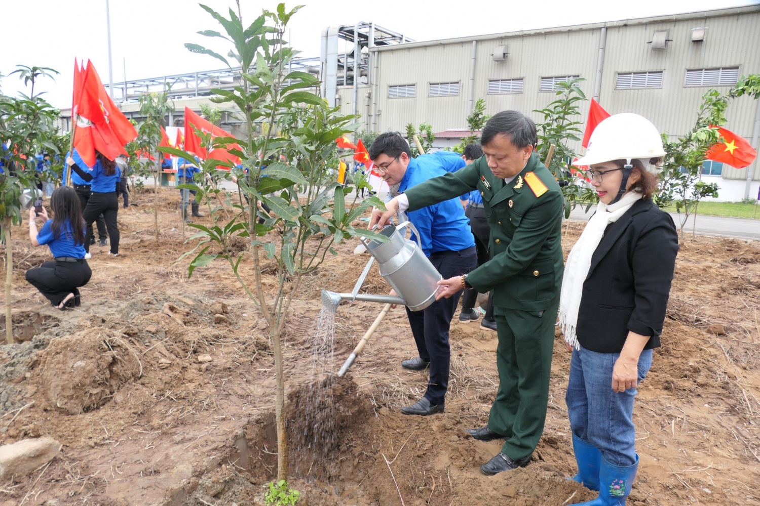 Tháng Thanh niên 2024: “Tuổi trẻ dầu khí xung kích tình nguyện vì cuộc sống cộng đồng” Tháng Thanh niên 2024: “Tuổi trẻ dầu khí xung kích tình nguyện vì cuộc sống cộng đồng”