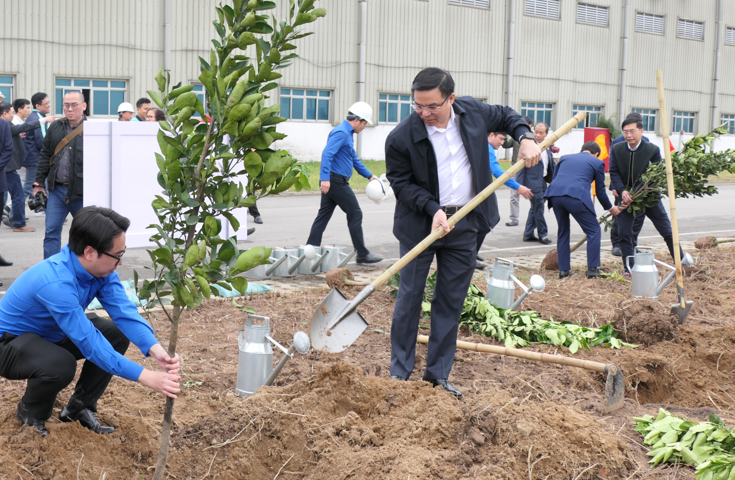 Tháng Thanh niên 2024: “Tuổi trẻ dầu khí xung kích tình nguyện vì cuộc sống cộng đồng” Tháng Thanh niên 2024: “Tuổi trẻ dầu khí xung kích tình nguyện vì cuộc sống cộng đồng”