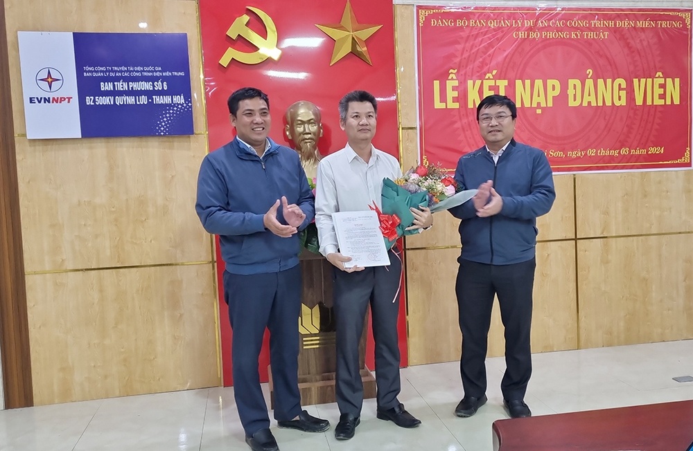 Kết nạp đảng ngay trên công trường trọng điểm quốc gia - Dự án đường dây 500kV mạch 3