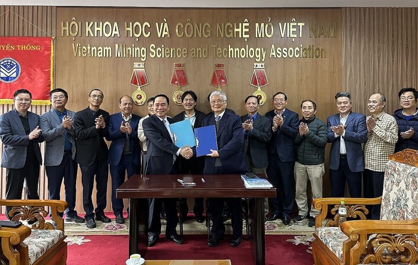 Hội Dầu khí Việt Nam và Hội Khoa học Công nghệ Mỏ ký thỏa thuận hợp tác Hội Dầu khí Việt Nam và Hội Khoa học Công nghệ Mỏ ký thỏa thuận hợp tác
