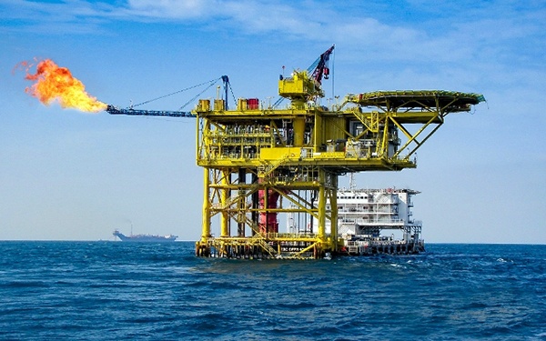 Giàn đầu giếng H4 mỏ Tê Giác Trắng, Bể: Cửu Long. Nguồn: Tư liệu Giàn đầu giếng H4 mỏ Tê Giác Trắng, Bể: Cửu Long. Nguồn: Tư liệu