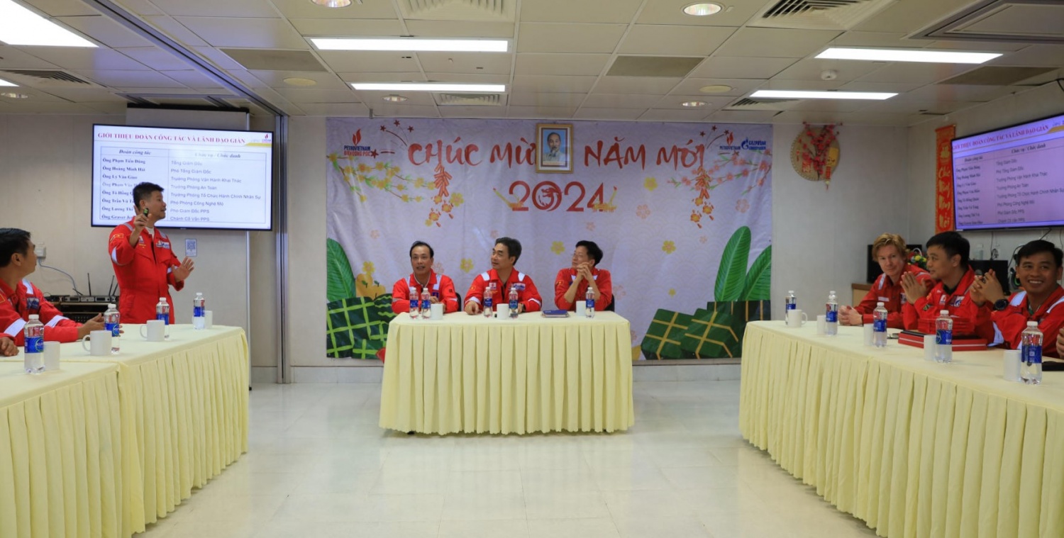 Giàn trưởng Đoàn Mai Lâm báo cáo kết quả hoạt động Giàn trưởng Đoàn Mai Lâm báo cáo kết quả hoạt động