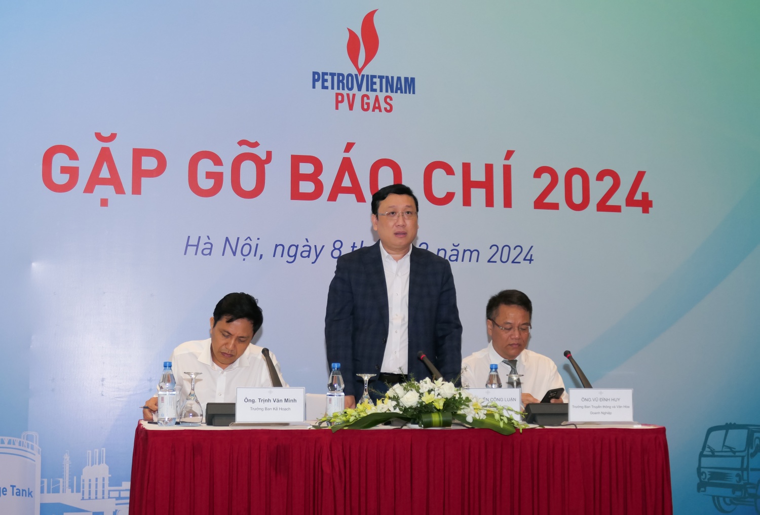 Ông Nguyễn Công Luận, Phó Tổng Giám đốc PV GAS phát biểu tại buổi gặp mặt báo chí Ông Nguyễn Công Luận, Phó Tổng Giám đốc PV GAS phát biểu tại buổi gặp mặt báo chí
