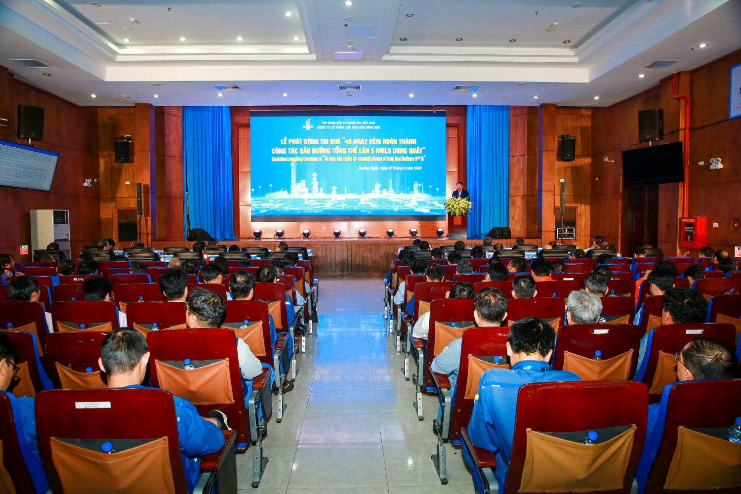 Bảo dưỡng tổng thể NMLD Dung Quất lần thứ 5: “Một đội ngũ, một mục tiêu” Bảo dưỡng tổng thể NMLD Dung Quất lần thứ 5: “Một đội ngũ, một mục tiêu”