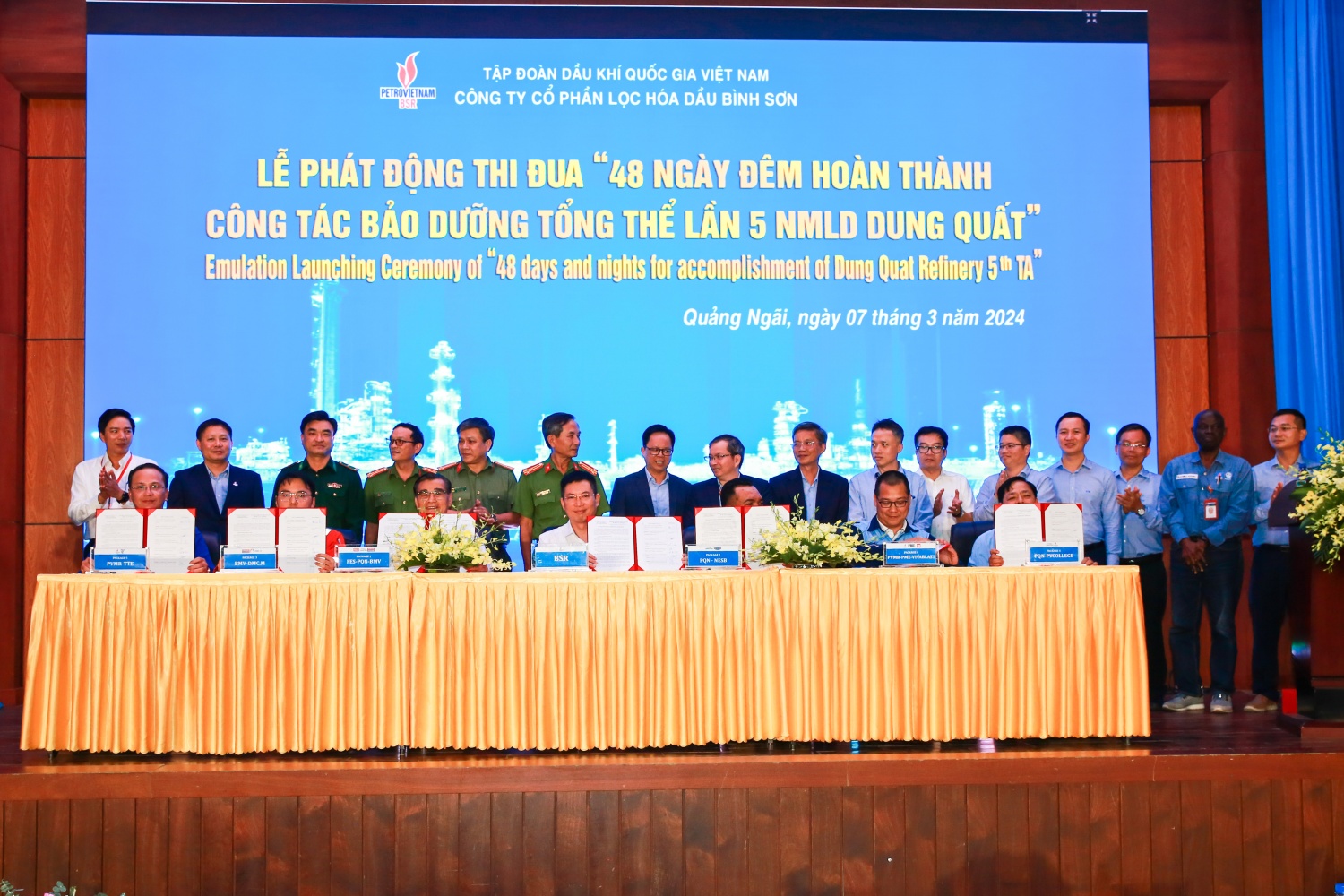 Bảo dưỡng tổng thể NMLD Dung Quất lần thứ 5: “Một đội ngũ, một mục tiêu” Bảo dưỡng tổng thể NMLD Dung Quất lần thứ 5: “Một đội ngũ, một mục tiêu”