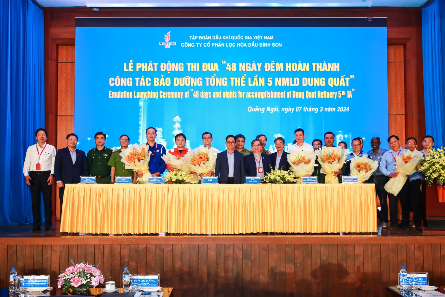 Bảo dưỡng tổng thể NMLD Dung Quất lần thứ 5: “Một đội ngũ, một mục tiêu” Bảo dưỡng tổng thể NMLD Dung Quất lần thứ 5: “Một đội ngũ, một mục tiêu”