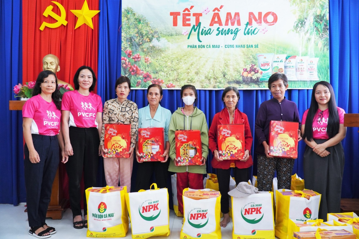 Phụ nữ PVCFC lan tỏa giá trị trong tháng 3 yêu thương