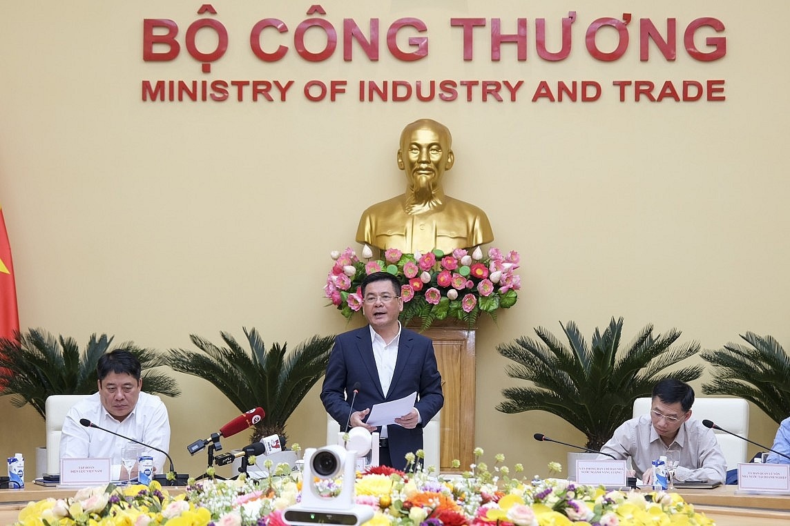Bộ trưởng Nguyễn Hồng Diên: Đưa đường dây 500kV mạch 3 về đích đúng tiến độ Bộ trưởng Bộ Công Thương: Đưa đường dây 500kV mạch 3 về đích đúng tiến độ