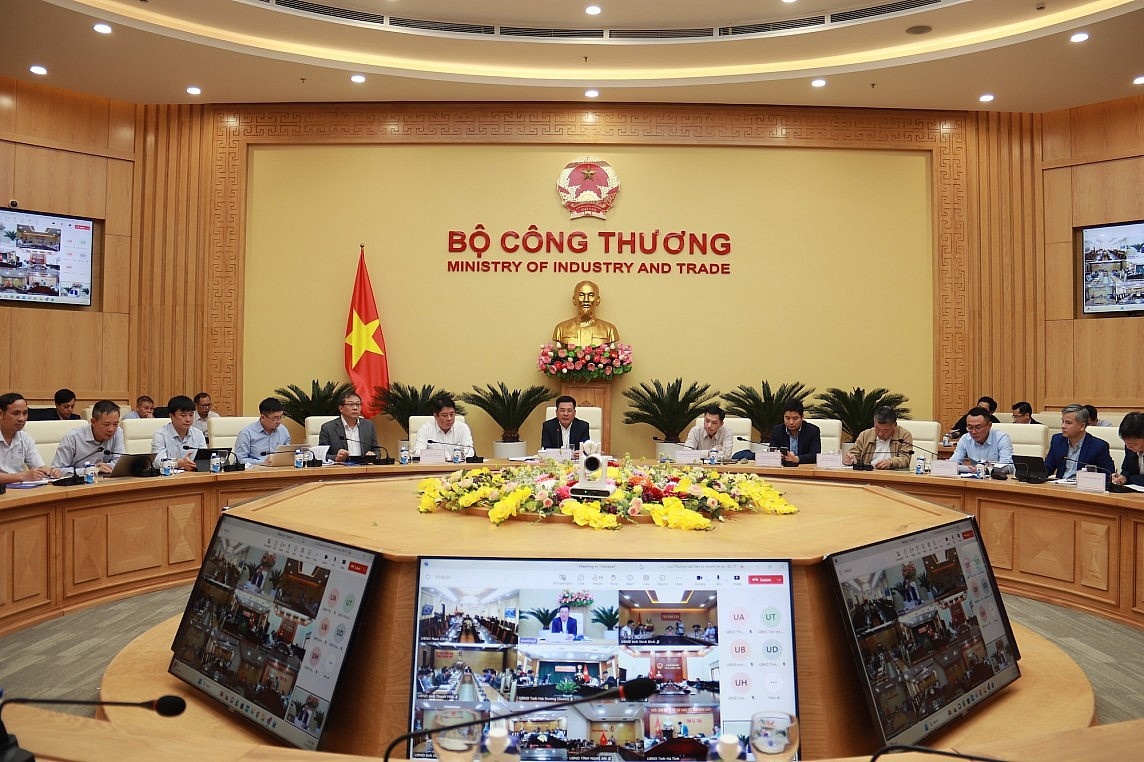Bộ trưởng Nguyễn Hồng Diên: Đưa đường dây 500kV mạch 3 về đích đúng tiến độ Bộ trưởng Bộ Công Thương: Đưa đường dây 500kV mạch 3 về đích đúng tiến độ