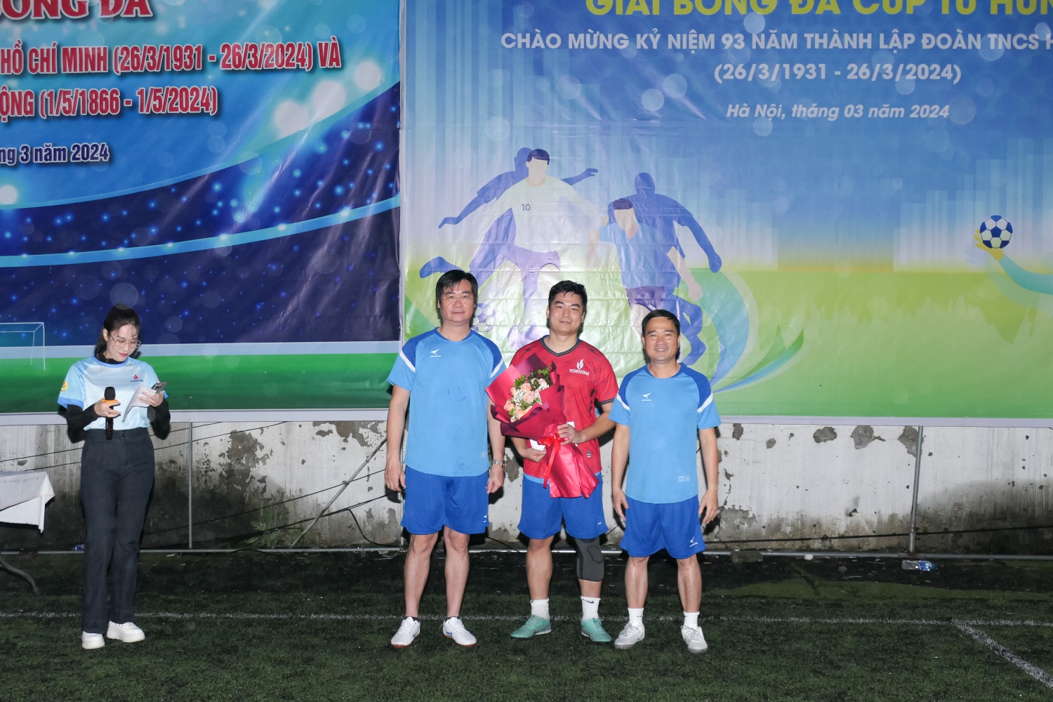 Bế mạc Giải bóng đá Cúp Tứ Hùng do Đoàn Thanh niên Cơ quan Tập đoàn Dầu khí Việt Nam tổ chức Bế mạc Giải bóng đá Cúp Tứ Hùng do Đoàn Thanh niên Cơ quan Tập đoàn Dầu khí Việt Nam tổ chức