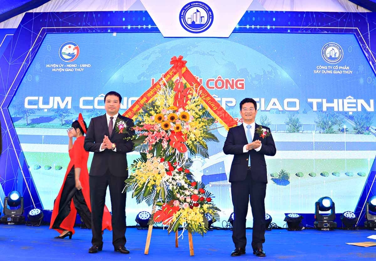 Tin bất động sản ngày 16/3: Mở rộng quyền sử dụng đất đối với Việt kiều Tin bất động sản ngày 16/3: Mở rộng quyền sử dụng đất đối với Việt kiều