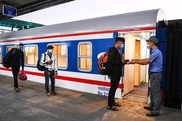 Đường sắt sẽ mở bán vé các đoàn tàu chạy trong dịp nghỉ lễ 30/4-1/5 từ ngày 16/3 Đường sắt sẽ mở bán vé các đoàn tàu chạy trong dịp nghỉ lễ 30/4-1/5 từ ngày 16/3