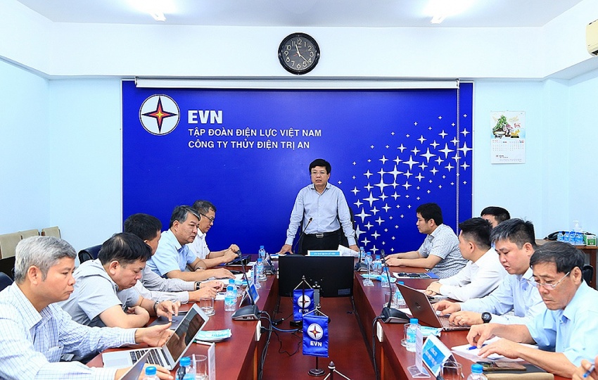 Phó Chủ tịch Ủy ban Quản lý vốn nhà nước tại doanh nghiệp Hồ Sỹ Hùng chủ trì cuộc họp về tiến độ triển khai một số dự án trọng điểm, công tác cung ứng điện năm 2024 của NMTĐ Trị An. Phó Chủ tịch Ủy ban Quản lý vốn nhà nước tại doanh nghiệp Hồ Sỹ Hùng chủ trì cuộc họp về tiến độ triển khai một số dự án trọng điểm, công tác cung ứng điện năm 2024 của NMTĐ Trị An.