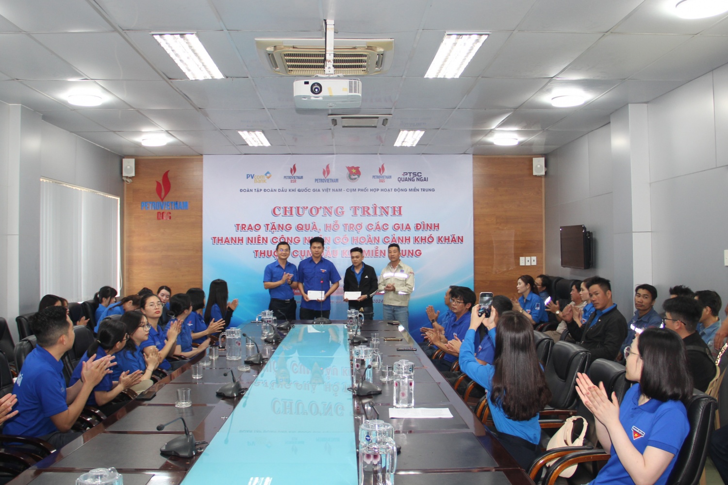 Thành đoàn Quảng Ngãi, Tuổi trẻ BSR và Cụm hoạt động Dầu khí miền Trung tổ chức nhiều hoạt động ý nghĩa nhân ngày 26/3 Thành đoàn Quảng Ngãi, Tuổi trẻ BSR và Cụm hoạt động Dầu khí miền Trung tổ chức nhiều hoạt động ý nghĩa nhân ngày 26/3