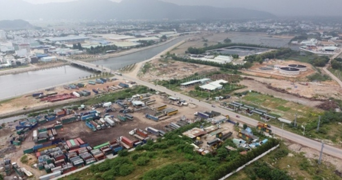 Tin bất động sản ngày 27/3: Bất ngờ với giá khởi điểm khu đất thuê làm bãi đậu xe tại Quy Nhơn Tin bất động sản ngày 27/3: Bất ngờ với giá khởi điểm khu đất thuê làm bãi đậu xe tại Quy Nhơn