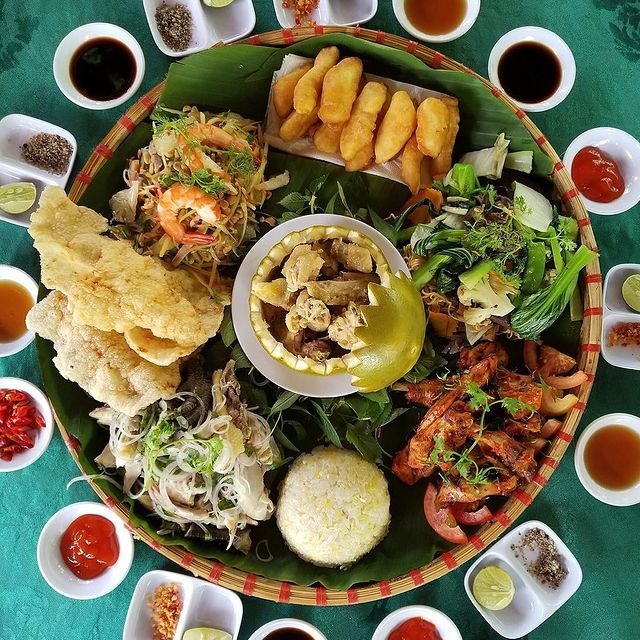 “Gà chui trái bưởi” - Món ăn chế biến độc đáo từ đất cù lao Tân Triều