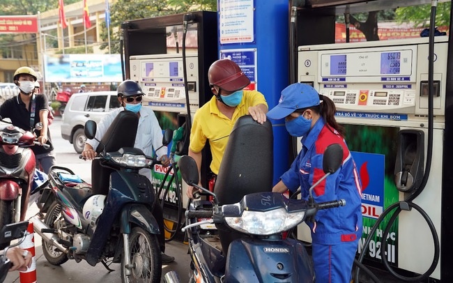 Bộ Công Thương yêu cầu xử lý “mạnh tay” doanh nghiệp không xuất hóa đơn điện tử khi bán lẻ xăng dầu Bộ Công Thương yêu cầu xử lý nghiêm doanh nghiệp không xuất hóa đơn điện tử khi bán lẻ xăng dầu