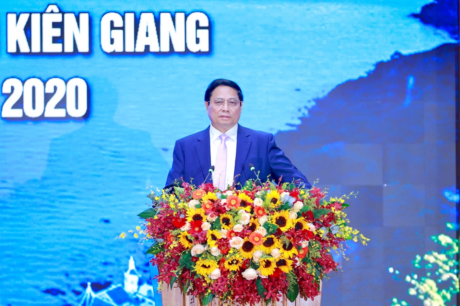 Điện góp phần tạo đà cho kinh tế tăng trưởng