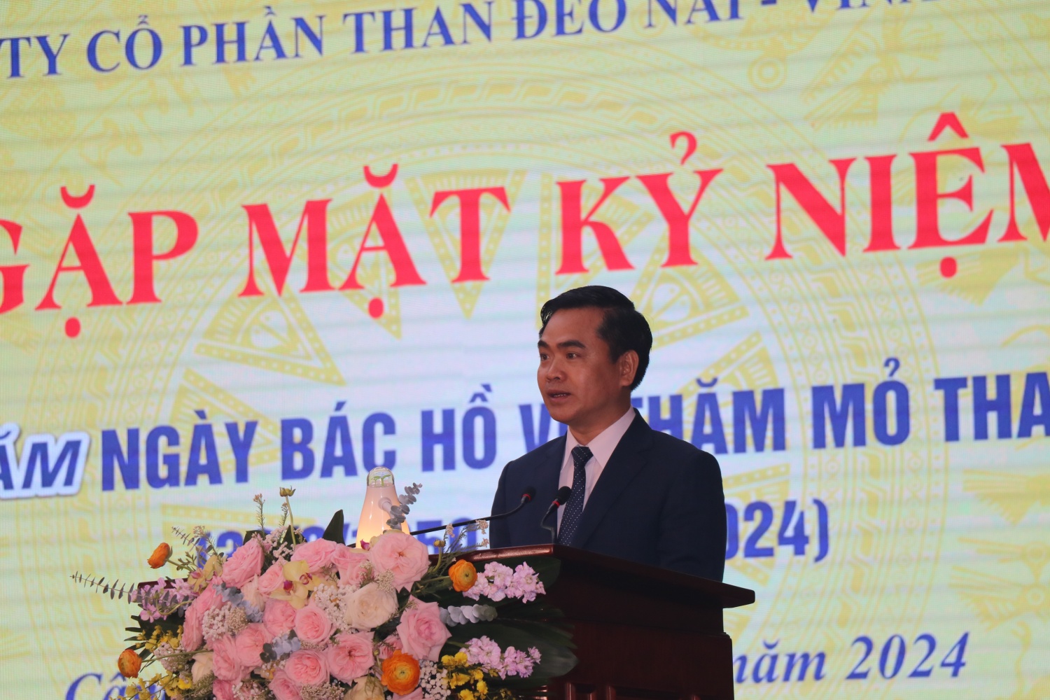 Thợ mỏ Than Đèo Nai 65 năm làm theo lời dạy của Bác Hồ kính yêu Than Đèo Nai 65 năm làm theo lời dạy của Bác Hồ