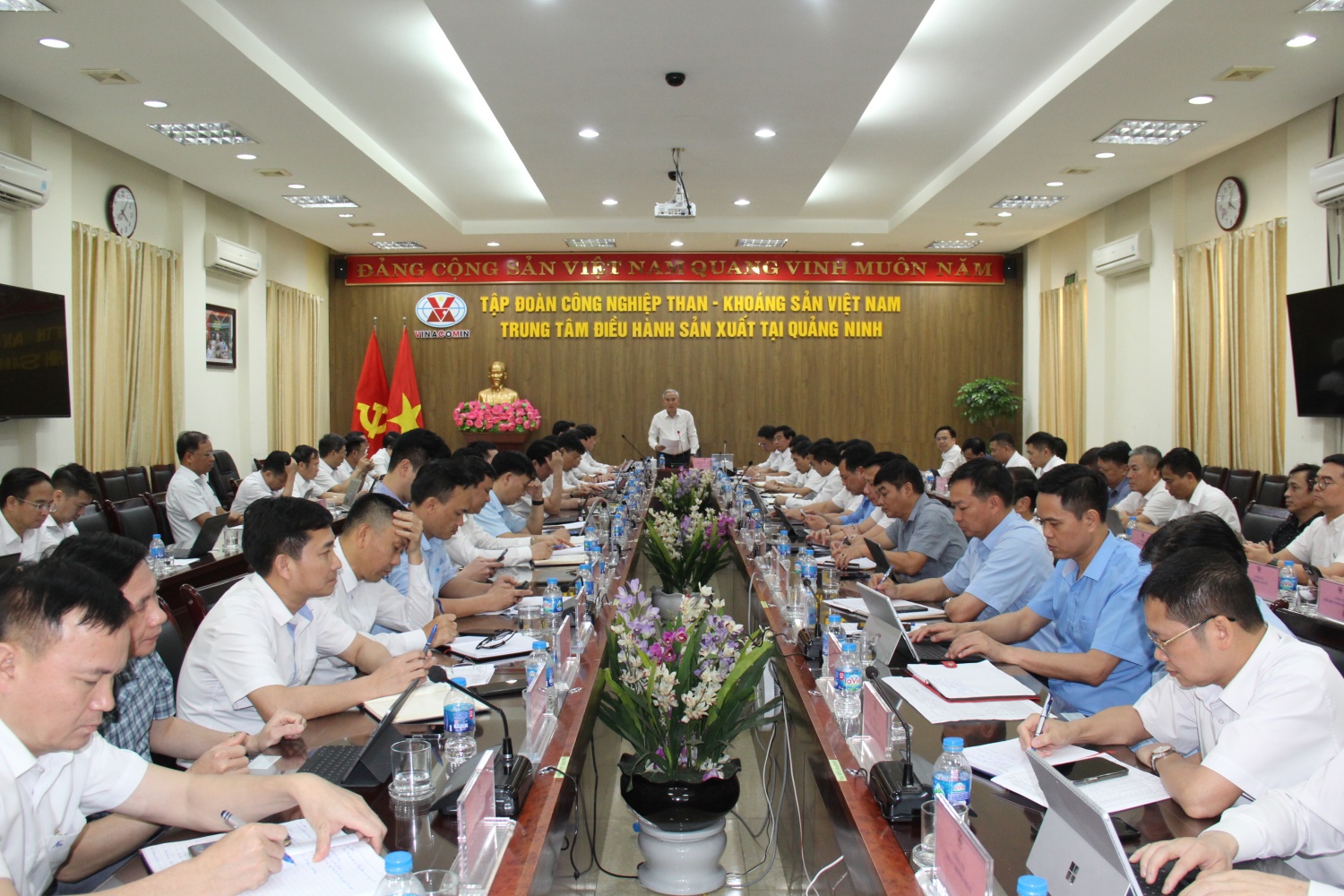 Hội nghị giao ban điều hành sản xuất - tiêu thụ than tháng 4/2024 TKV tăng cường khai thác, chế biến than cho phát điện
