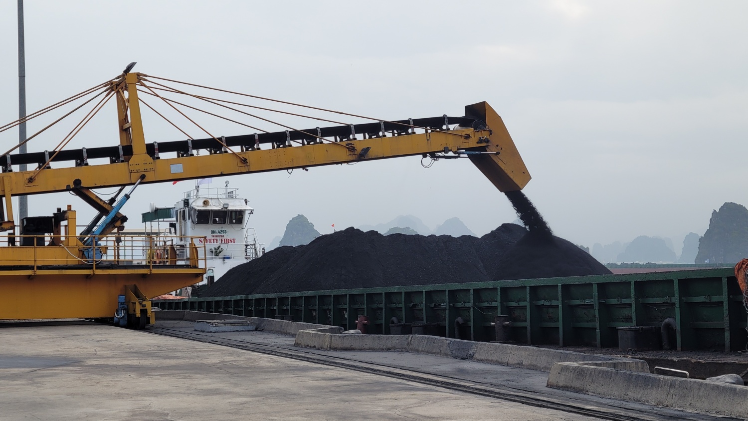 Hội nghị giao ban điều hành sản xuất - tiêu thụ than tháng 4/2024 TKV tăng cường khai thác, chế biến than cho phát điện