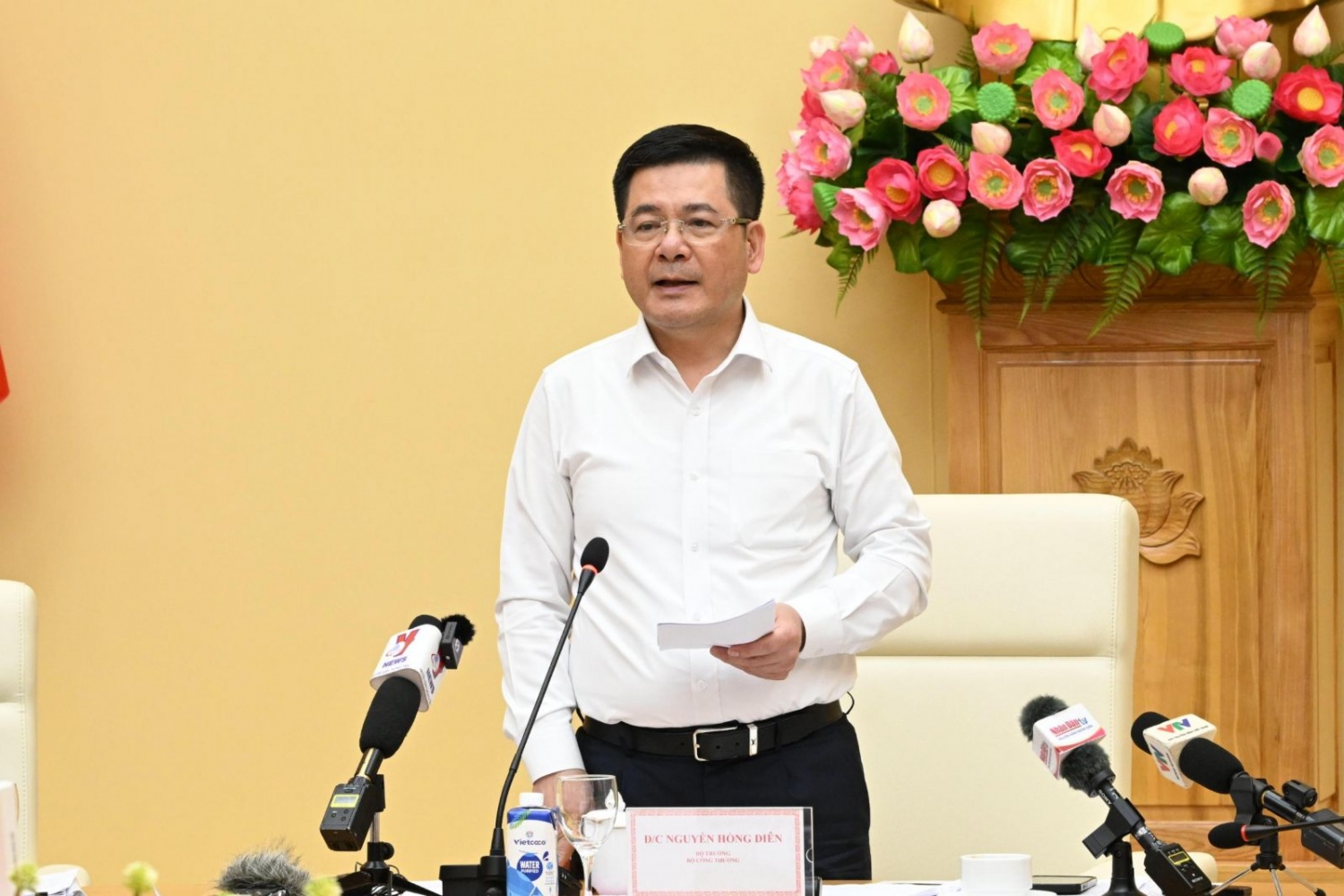 Bộ trưởng Bộ Công Thương Nguyễn Hồng Diên Bộ trưởng Bộ Công Thương Nguyễn Hồng Diên