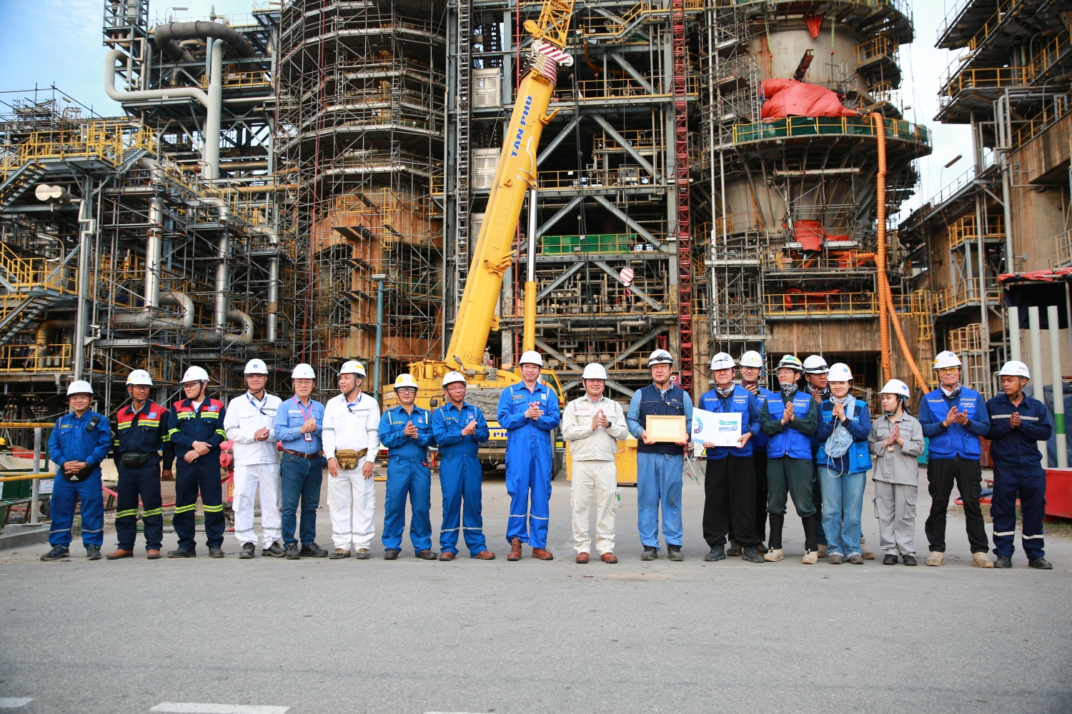 BSR thưởng nóng cho nhà thầu Posco vượt tiến độ trong bảo dưỡng tổng thể