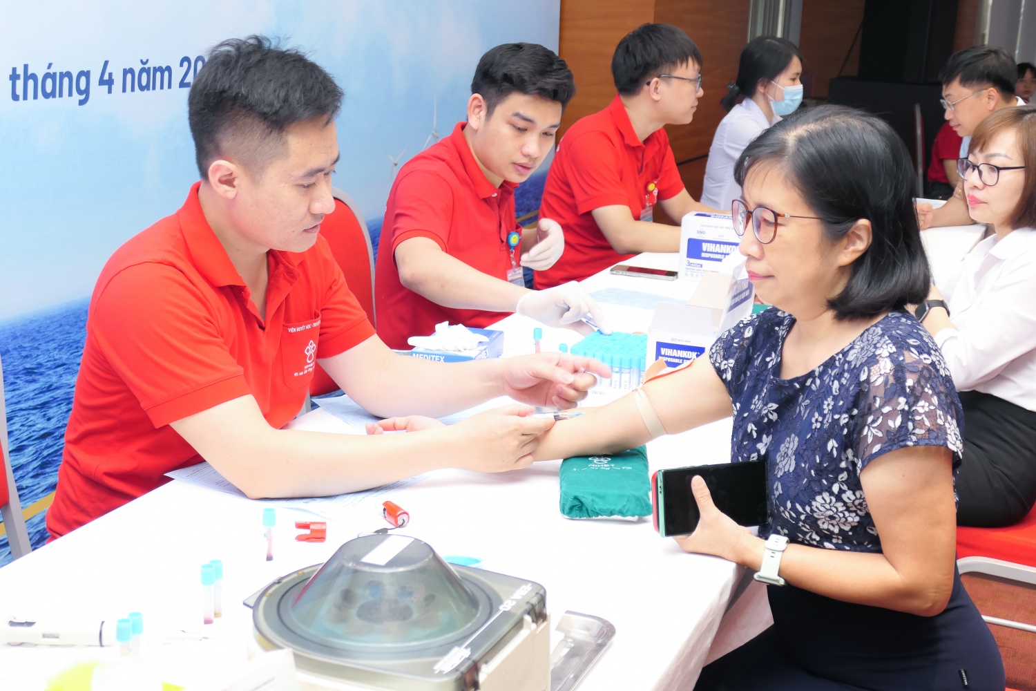 Petrovietnam hưởng ứng chương trình hiến máu nhân đạo "Nhiệt huyết người Dầu khí" Petrovietnam hưởng ứng chương trình hiến máu nhân đạo "Nhiệt huyết người Dầu khí"