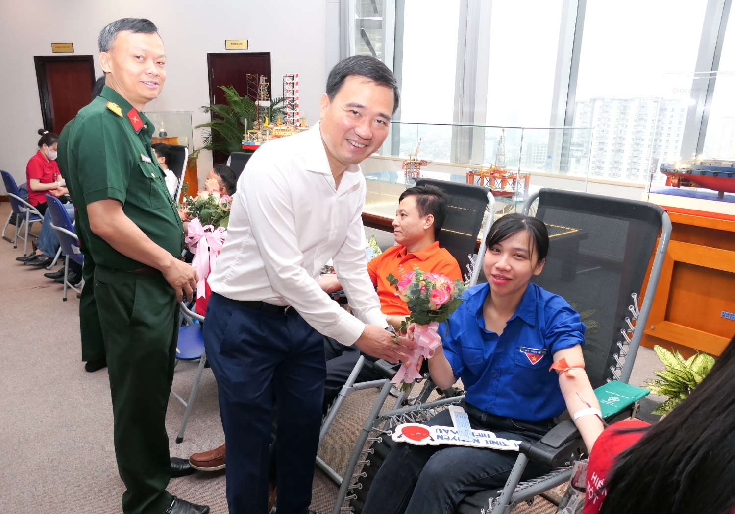 Petrovietnam tổ chức chương trình hiến máu nhân đạo “Nhiệt huyết người Dầu khí” Petrovietnam tổ chức chương trình hiến máu nhân đạo “Nhiệt huyết người Dầu khí”