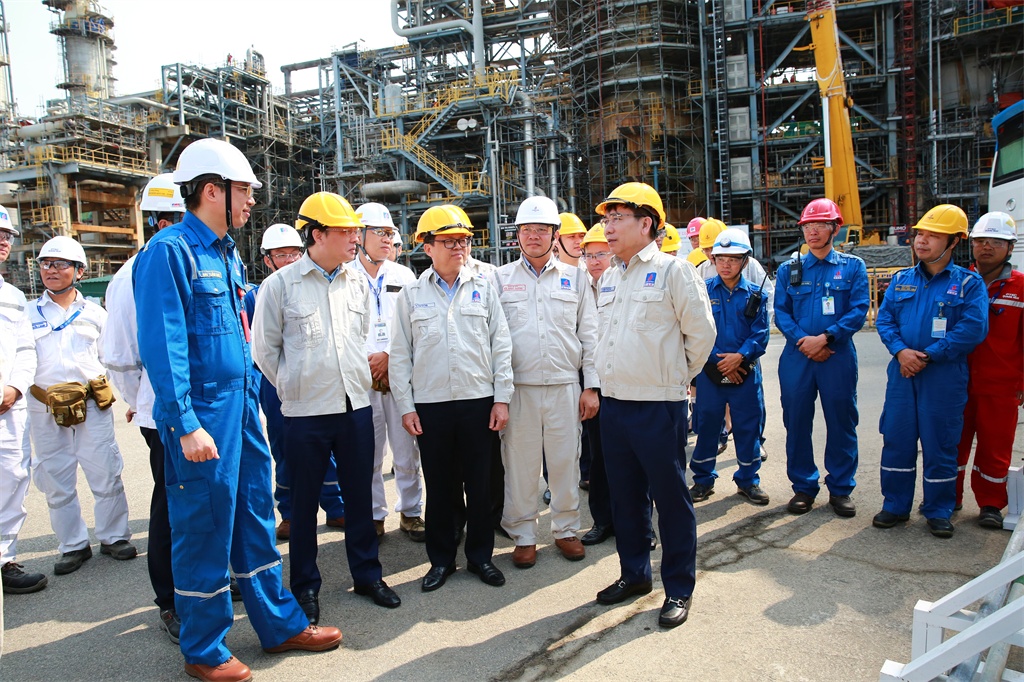 Lãnh đạo Petrovietnam kiểm tra tiến độ BDTT lần 5 NMLD Dung Quất Lãnh đạo Petrovietnam kiểm tra tiến độ BDTT lần 5 NMLD Dung Quất