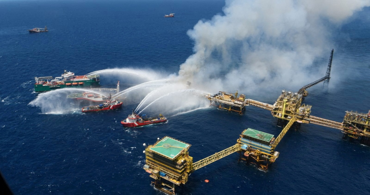 Cháy giàn khoan dầu ngoài khơi Vịnh Mexico Cháy giàn khoan dầu ngoài khơi Vịnh Mexico