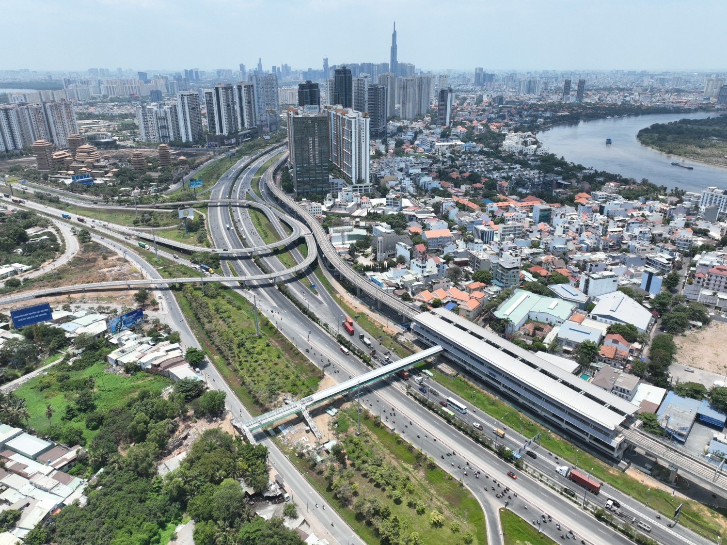 TP HCM: Diện mạo tuyến Metro số 1 trước khi về đích