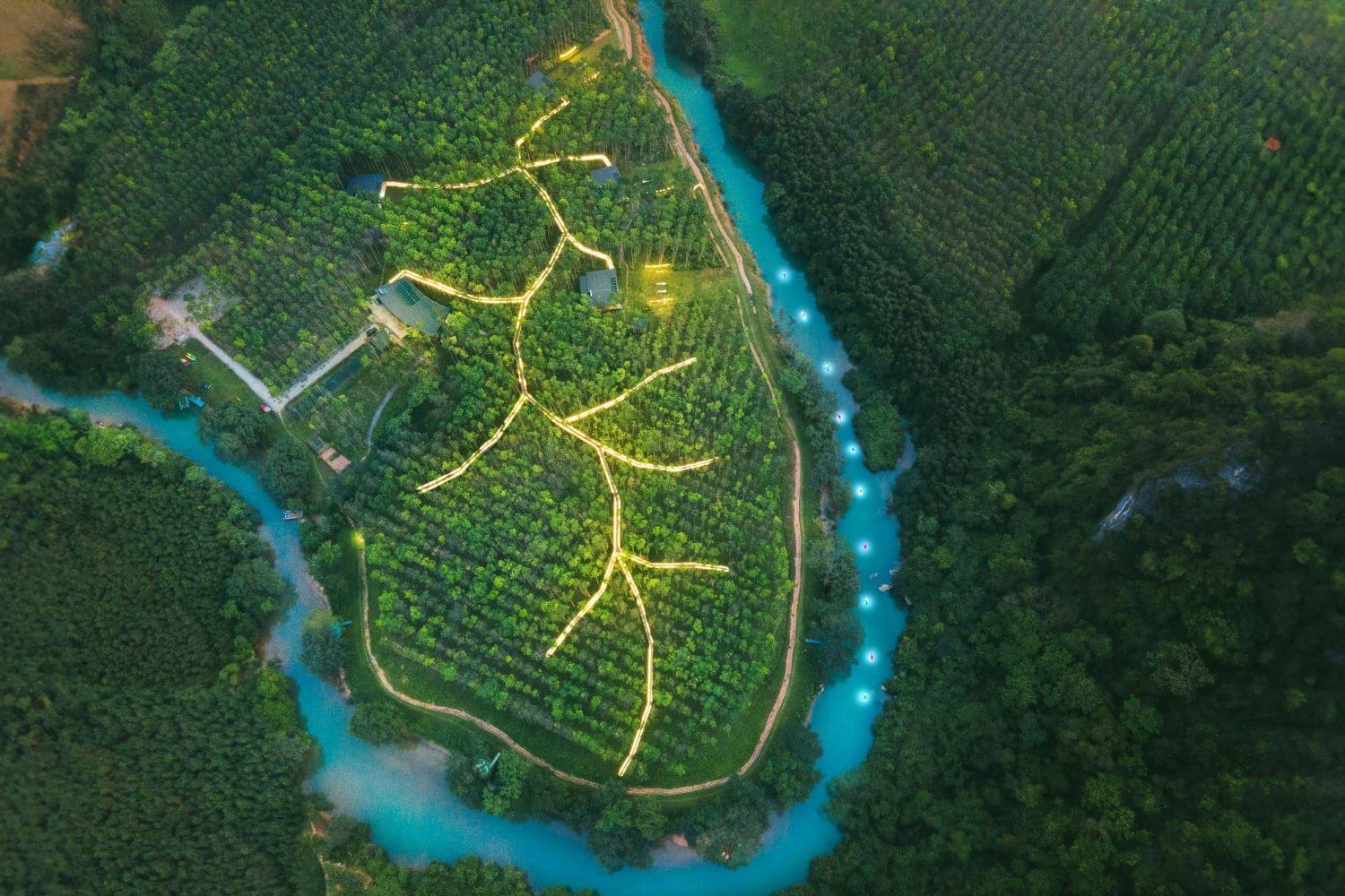Du lịch "Net Zero": Thúc đẩy phát triển xanh và bền vững Du lịch "Net Zero": Thúc đẩy phát triển xanh và bền vững