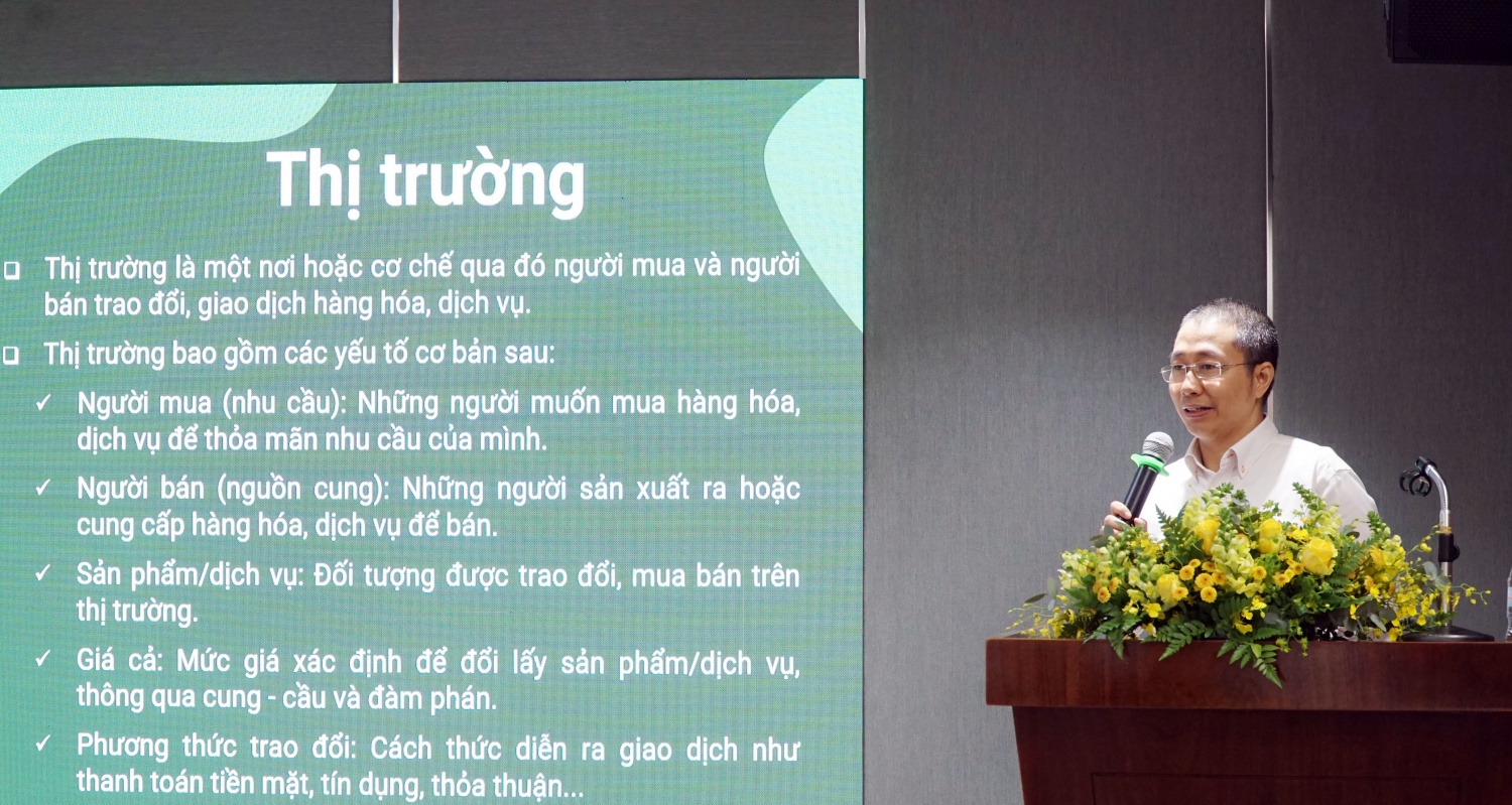 Đại diện các Ban PVEP trình bày tham luận tại Hội thảo