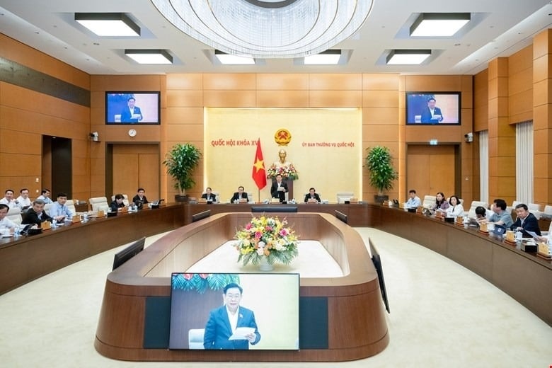 UBTVQH cho ý kiến về 5 dự án luật và thảo luận nhiều nội dung quan trọng