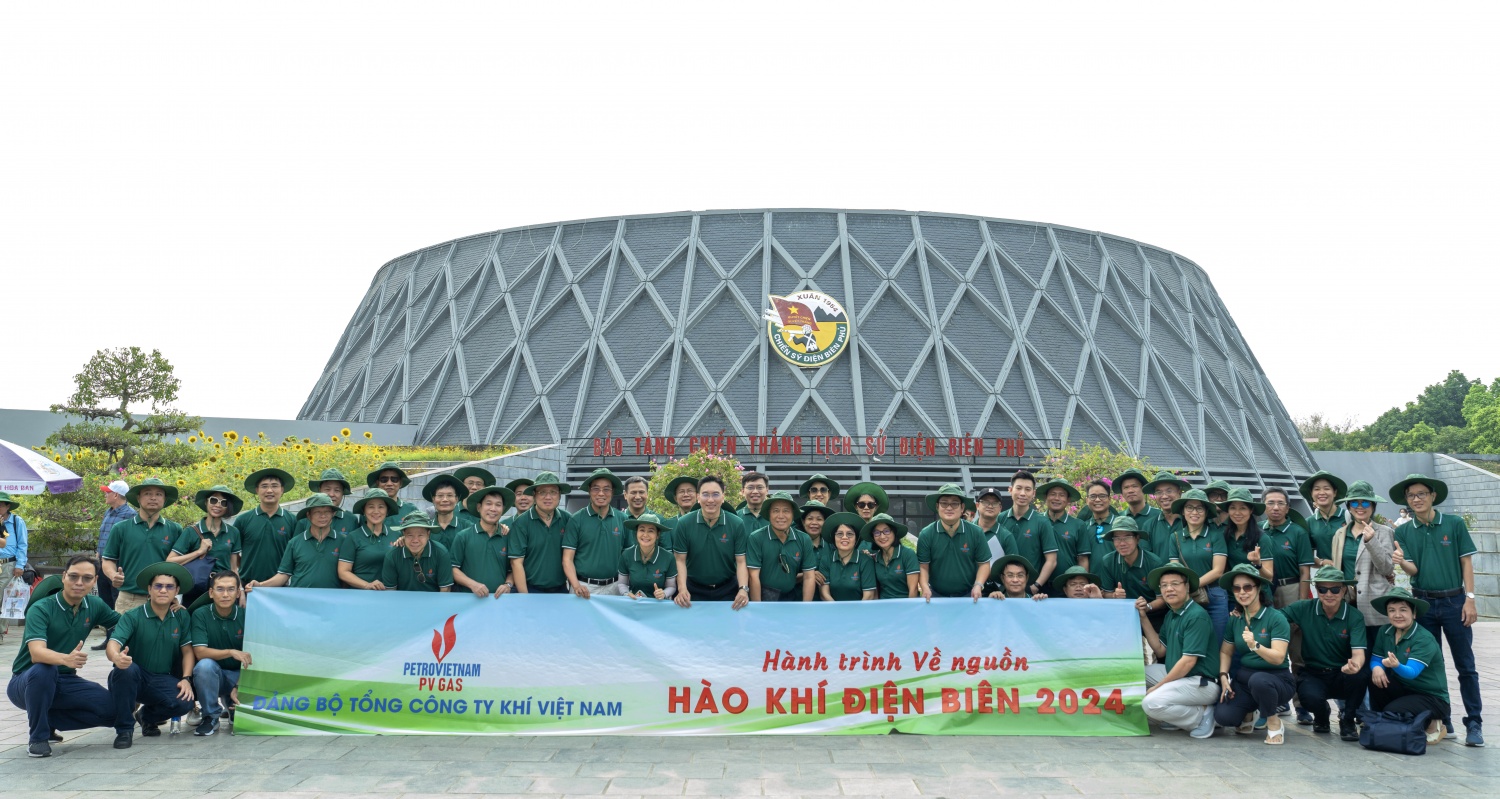 Đoàn cán bộ về nguồn tìm hiểu về lịch sử tại Bảo tàng Chiến thắng lịch sử Điện Biên Phủ Đoàn cán bộ về nguồn tìm hiểu về lịch sử tại Bảo tàng Chiến thắng lịch sử Điện Biên Phủ