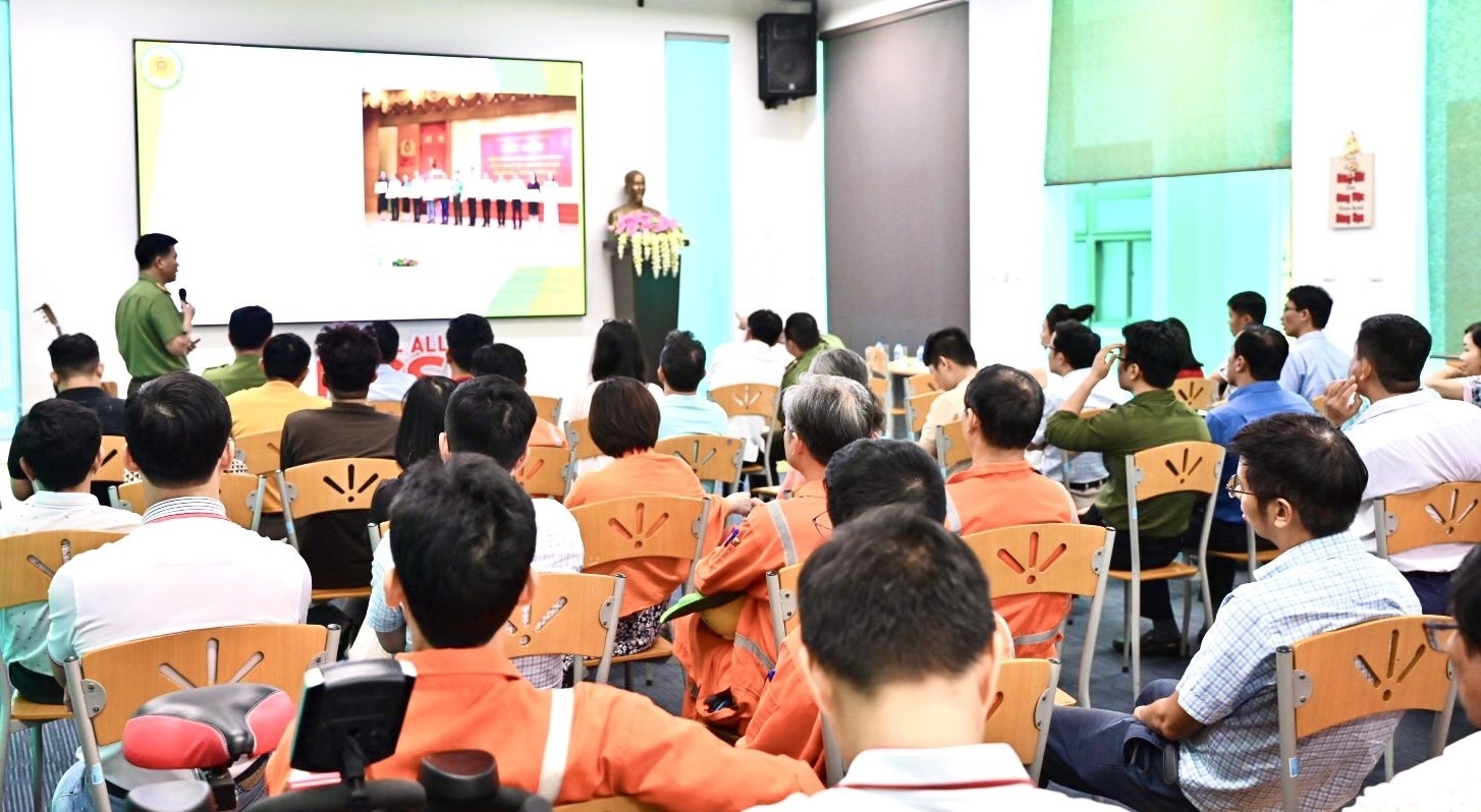 Hội nghị tuyên truyền về phòng, chống tội phạm lừa đảo trên không gian mạng Hội nghị tuyên truyền về phòng, chống tội phạm lừa đảo trên không gian mạng