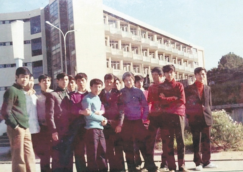 Chuyện về nhóm kỹ sư dầu khí du học ở... Algeria Chuyện về nhóm kỹ sư dầu khí du học ở... Algeria