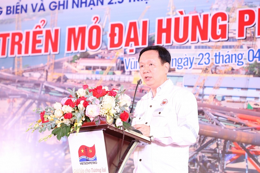 Khởi công thi công biển và ghi nhận 2,3 triệu giờ an toàn Dự án phát triển mỏ Đại Hùng pha 3 Khởi công thi công biển và ghi nhận 2,3 triệu giờ an toàn Dự án phát triển mỏ Đại Hùng pha 3
