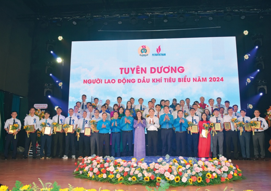 Phát động tháng công nhân và tuyên dương người lao động dầu khí Bài 1: Công tác dân vận có nhiều đóng góp cho sự phát triển bền vững của Petrovietnam