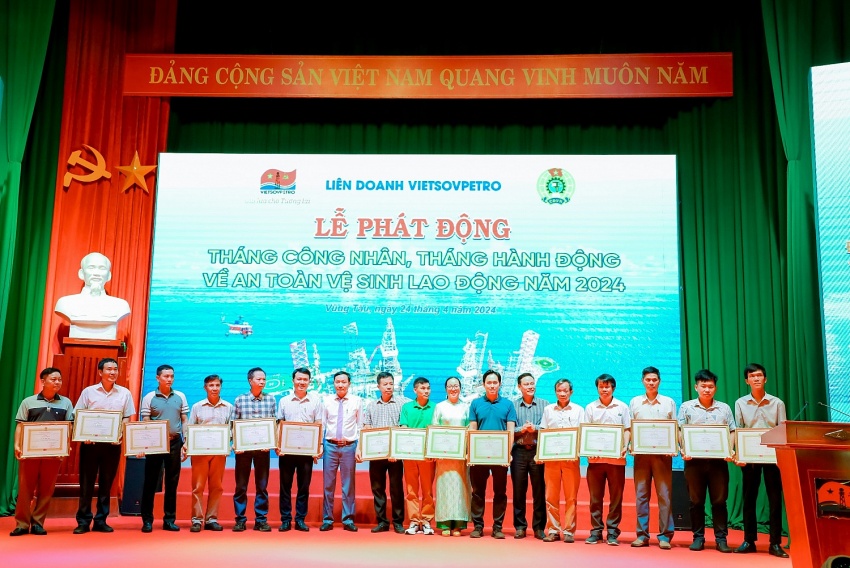 Vietsovpetro tổ chức Lễ phát động Tháng hành động về ATVSLĐ và Tháng Công nhân năm 2024