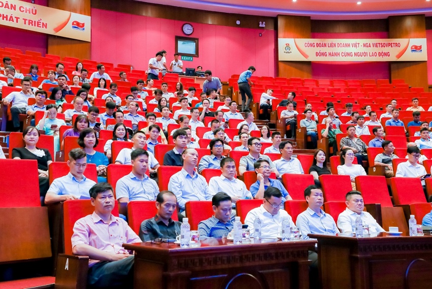Vietsovpetro tổ chức Lễ phát động Tháng hành động về ATVSLĐ và Tháng Công nhân năm 2024