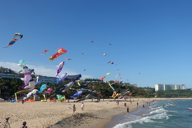 Bình Thuận: Lễ hội thả diều thu hút du khách Bình Thuận: Lễ hội thả diều Hello Sunny thu hút du khách