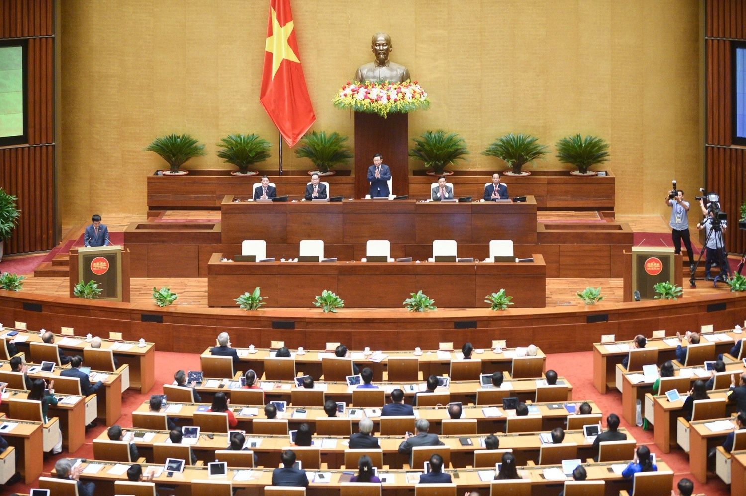 Ngày 2/5, Quốc hội triệu tập kỳ họp bất thường xem xét công tác nhân sự Ngày 2/5, Quốc hội triệu tập kỳ họp bất thường xem xét công tác nhân sự
