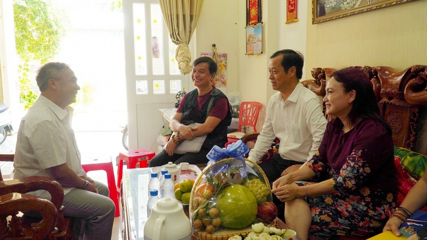 CĐ DKVN thăm, động viên và tặng quà người lao động khó khăn tại tỉnh Bà Rịa – Vũng Tàu và TP.HCM nhân Tháng Công nhân năm 2024