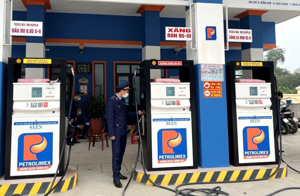 Nghệ An: Đồng loạt kiểm tra hoạt động kinh doanh xăng dầu trong tháng 5/2024