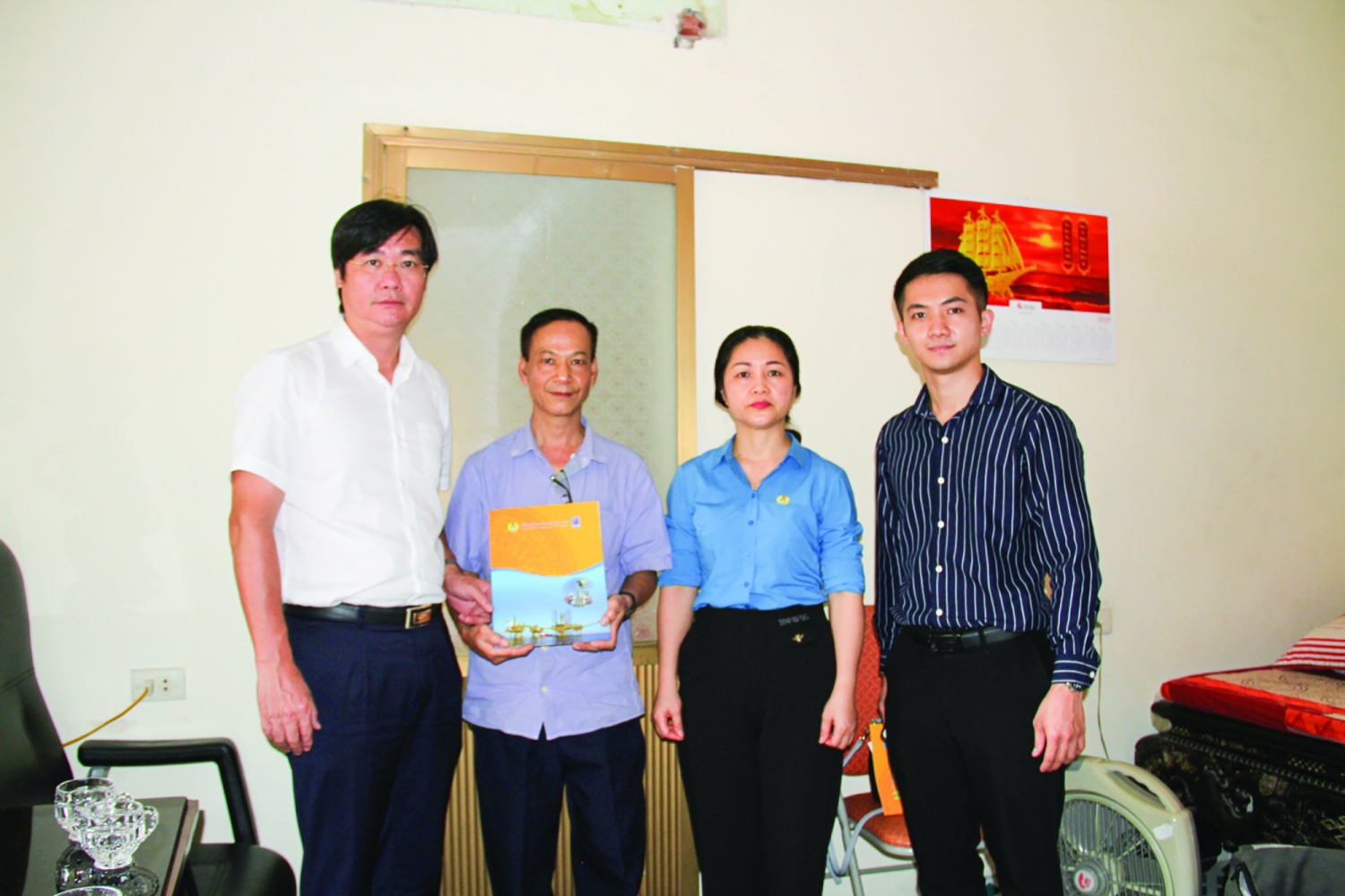 Công đoàn Dầu khí Việt Nam quyết tâm đưa Nghị quyết Đại hội XIII Công đoàn Việt Nam vào thực tiễn Công đoàn Dầu khí Việt Nam quyết tâm đưa Nghị quyết Đại hội XIII Công đoàn Việt Nam vào thực tiễn