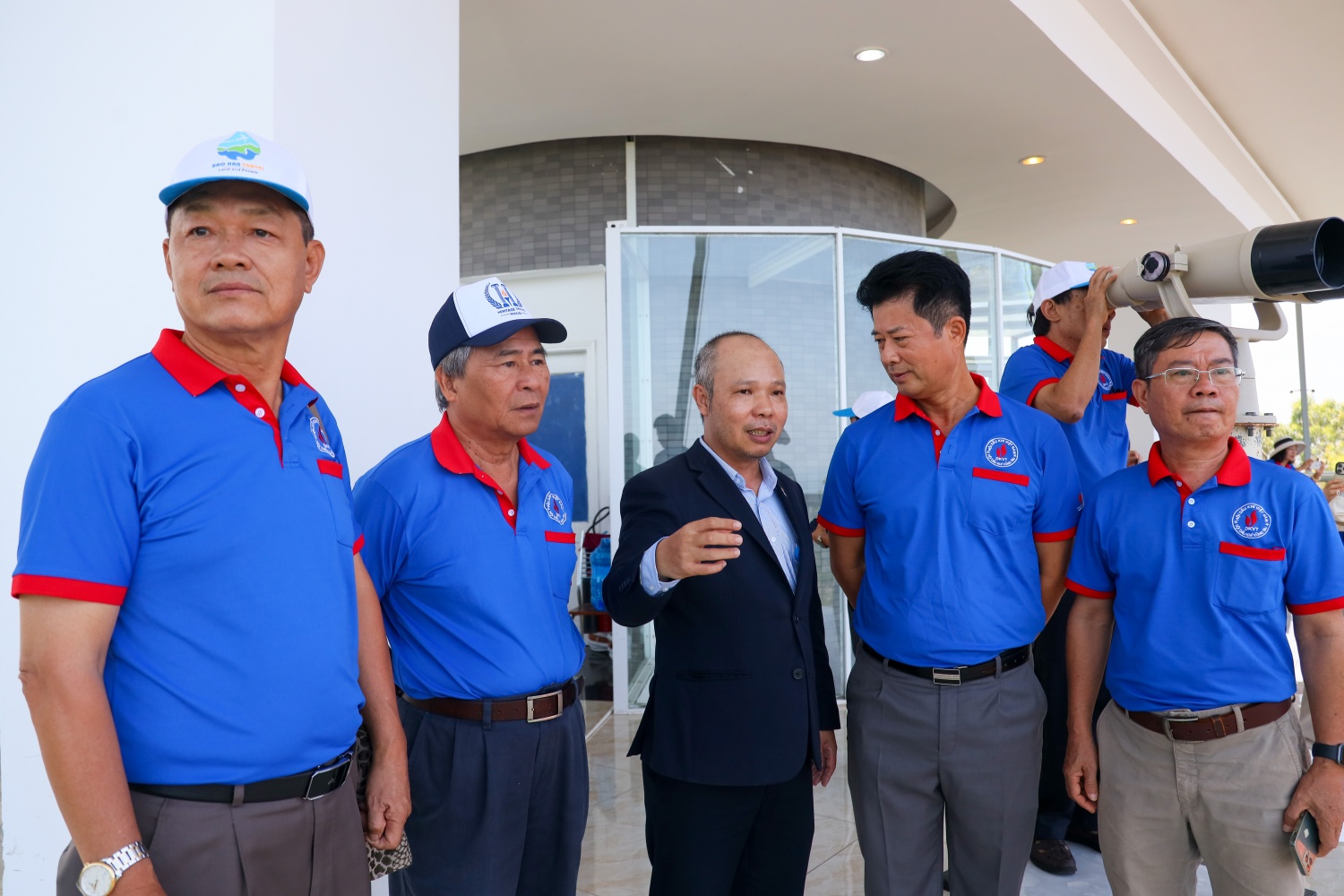 Hội Dầu khí Vũng Tàu và Hội Dầu khí Quảng Ngãi tổ chức giao lưu, gặp mặt tại miền Trung